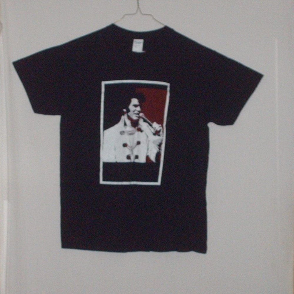 Elvis Presley T-shirt - New - Size Medium